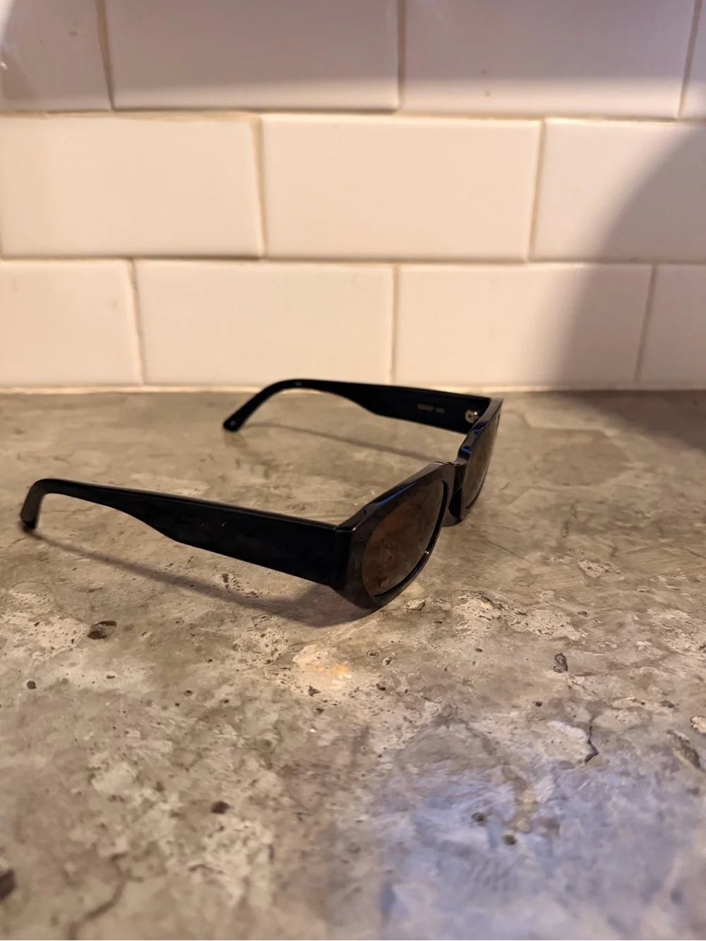 VEHLA Felix Sunglasses - Black/Brown
